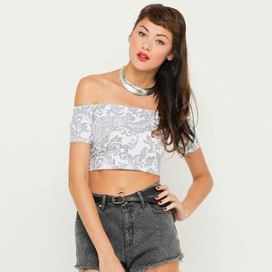 Nasty Gal Motel Rocks Dana Crop Top - Paisley Grey